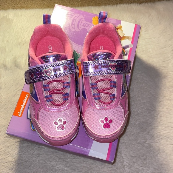 PAW PATROL🐶 LIGHT UP 💡SNEAKERS - Picture 2 of 9